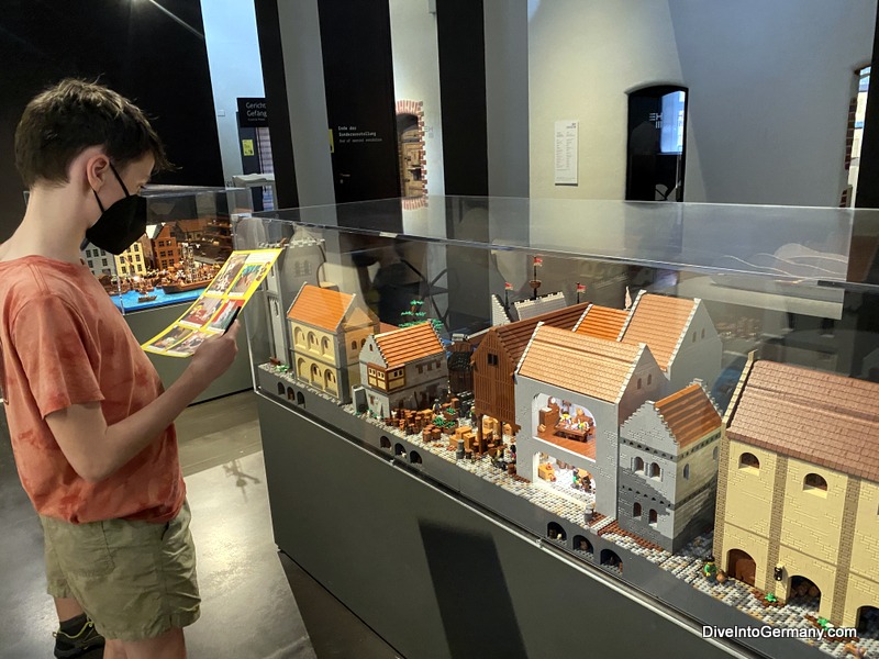 Hansemuseum Lego exhibit with kids